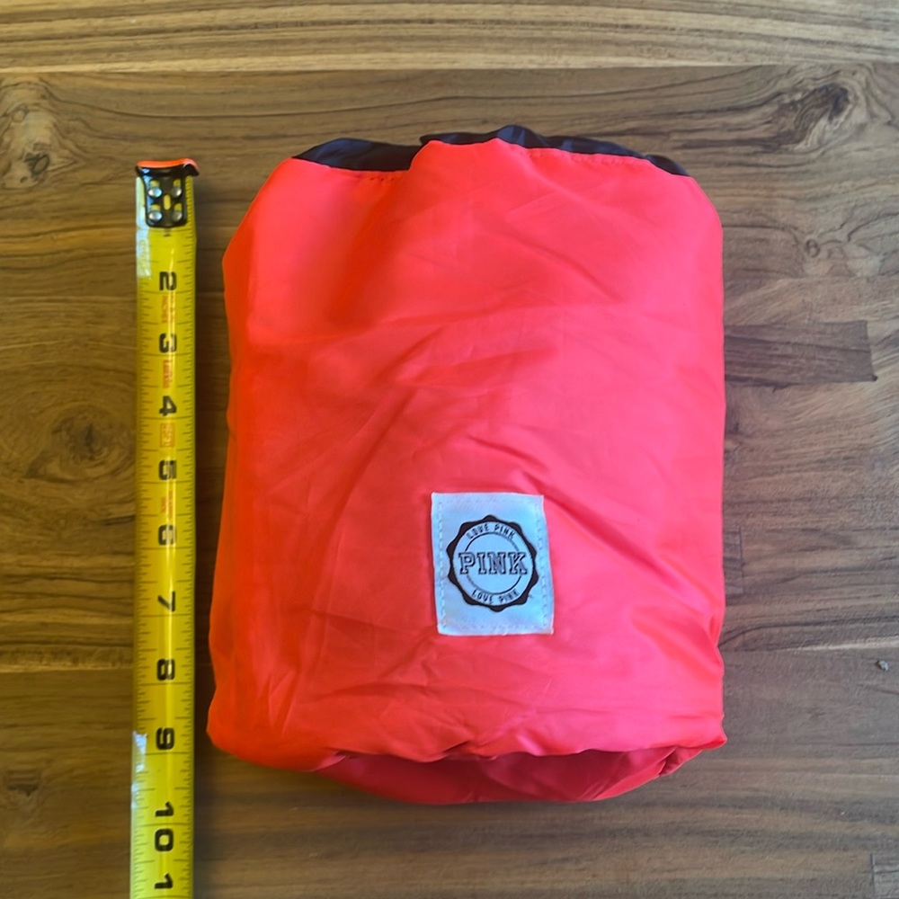 Victoria’s Secret Pink drawstring lunch bag